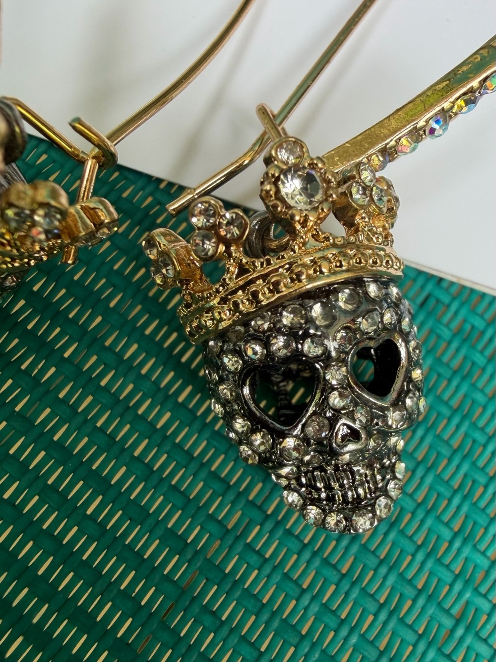 NWT Betsey Johnson Two-Tone Pavé Skull Long Drop Earrings - Picture 3 of 5
